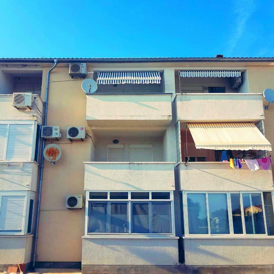 Apartment Alice Pula Exterior photo
